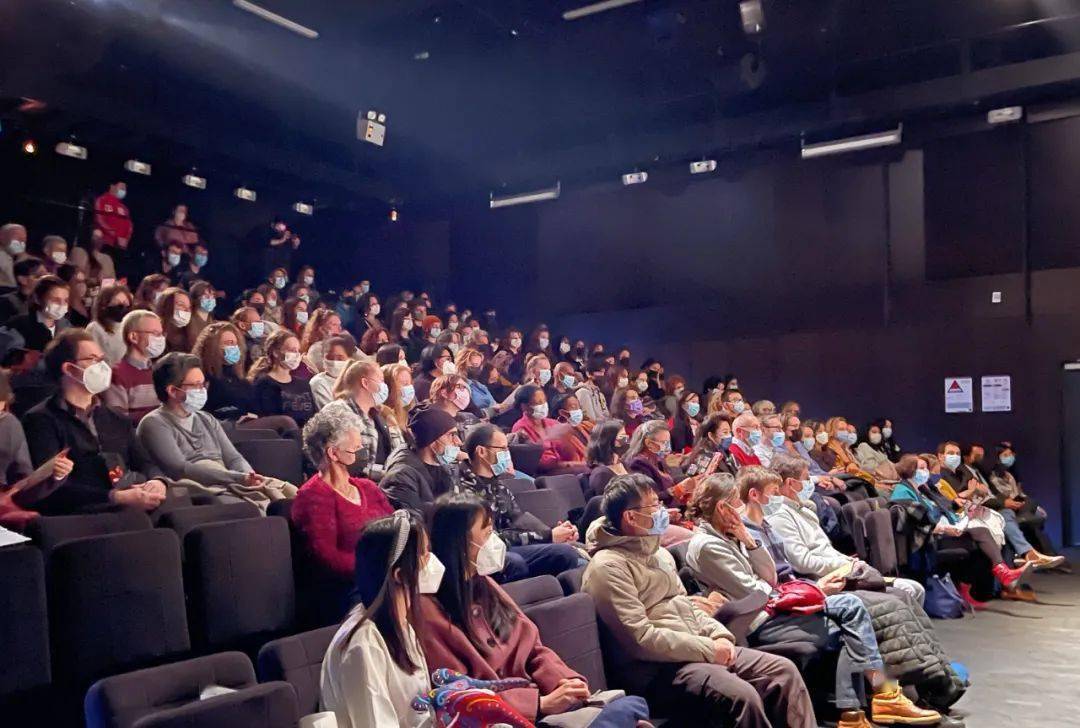 中法艺术交流协会艺术团在国外大学交流演出