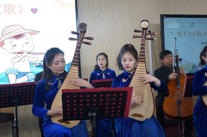 Aesthetic education enters the campus to spread the beauty of folk music