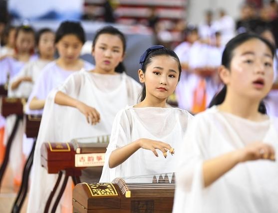 The national musical instrument Guzheng has a long history and one of the protagonists of the industrialization of contemporary music culture