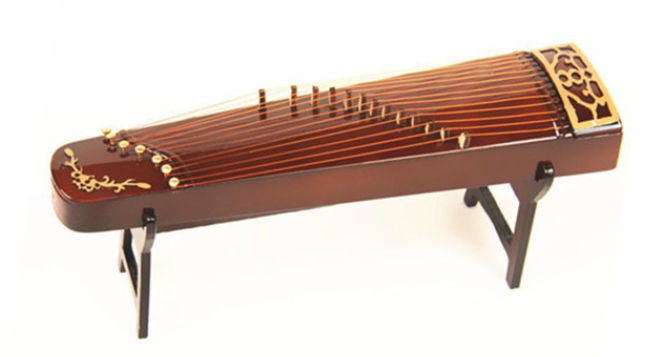 The difference between big guzheng and small guzheng