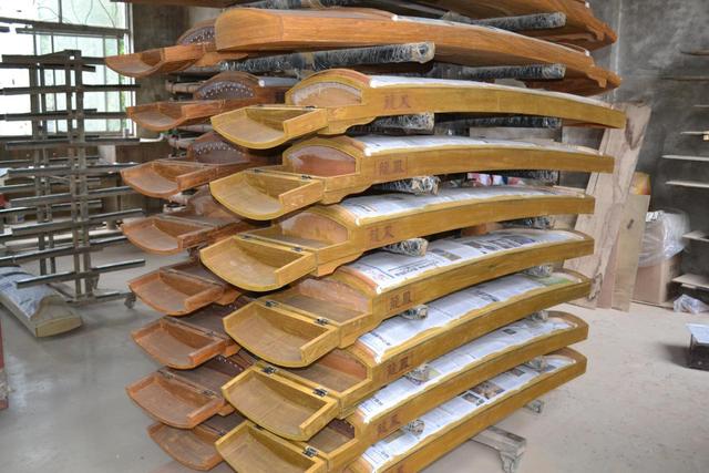 How to choose Guzheng Professional violin maker for 30 years to tell you