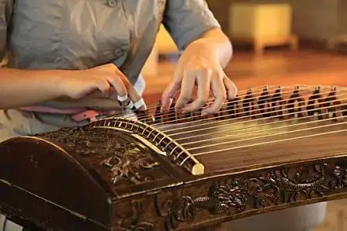 How to train guzheng intonation