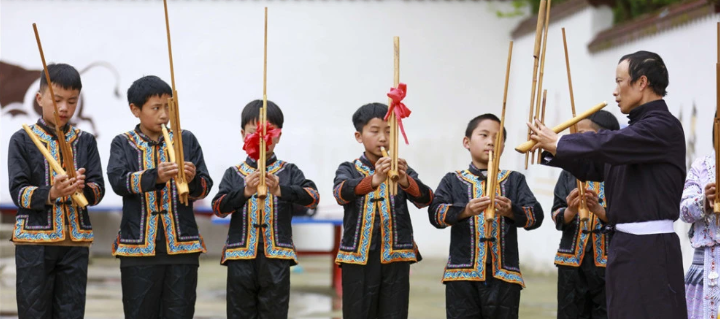 新仁苗族乡折溪小学：校园吹起芦笙音 传承文化进课堂