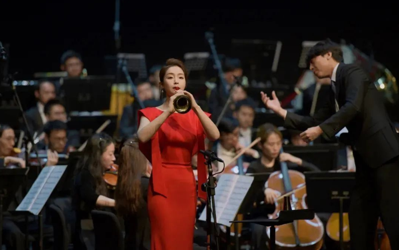 China's first suona doctoral student Liu Wenwen: standing at the forefront of suona symphony modernization