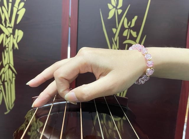 Does Guqin need nails?