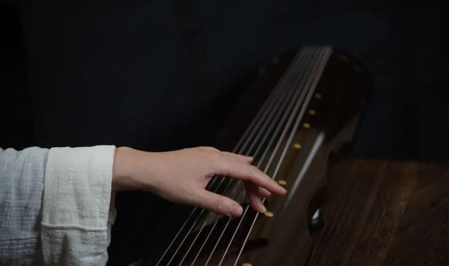 An introduction to the beauty of the fingering of the guqin