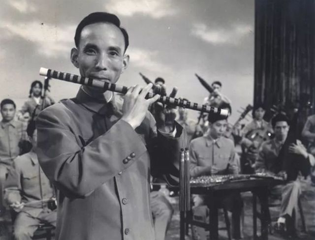 Flute King Lu Chunling has been proficient in flute for 97 years