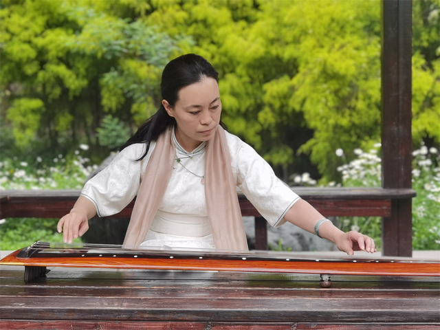 Xichang Guqin intangible inheritor Sun Shilin: Inheriting intangible cultural heritage and sharing the charm of Guqin