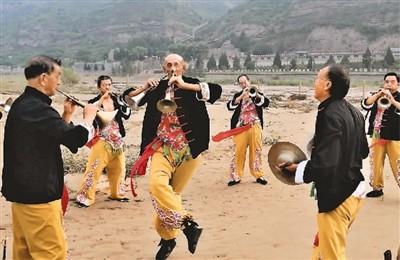 Reporters from both sides of the strait visit Hukou of the Yellow River: It's so spectacular!