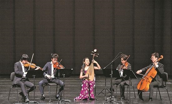 The most beautiful time Zhao Cong, head of the China Central Chinese Orchestra, performed the ancient city