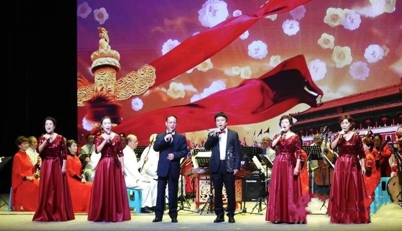 Celebrate the grand event hope to unify the Sichuan Leshan City Taiwan Union system held a performance to present the party's 20