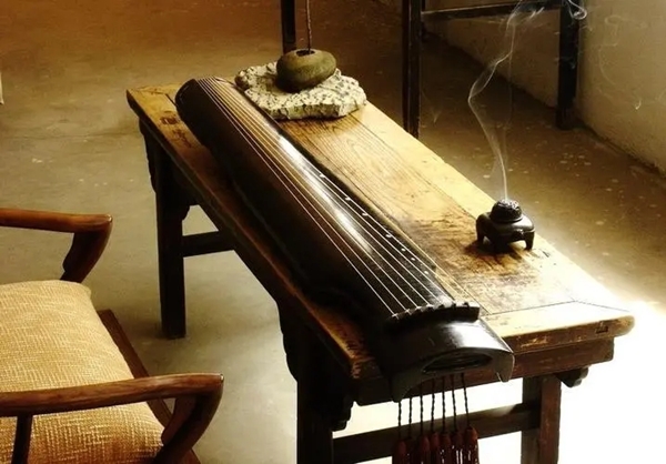 Chords of history: The legend of adding strings to Guqin between King Wen and King Wu of Zhou