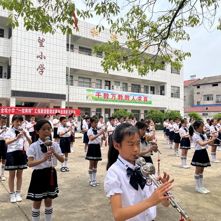 柴湖镇中小学：展体艺成果 促