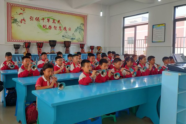 Tongzi Huaqiu Central School: Let intangible cultural heritage 