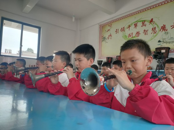 Tongzi Huaqiu Central School: Let intangible cultural heritage 